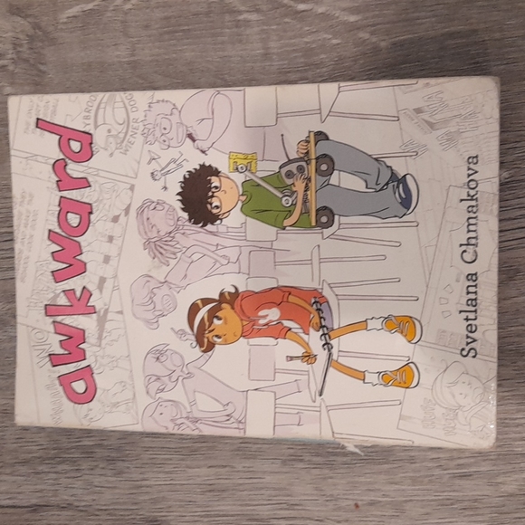 6 graphic novels for pre teens - Picture 4 of 7